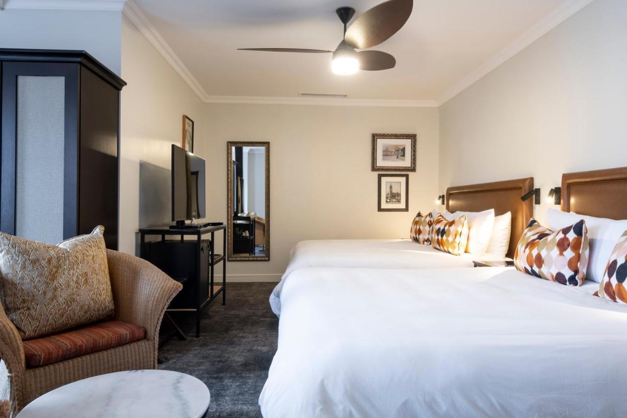 ANEW Hotel Hilton Eksteriør bilde