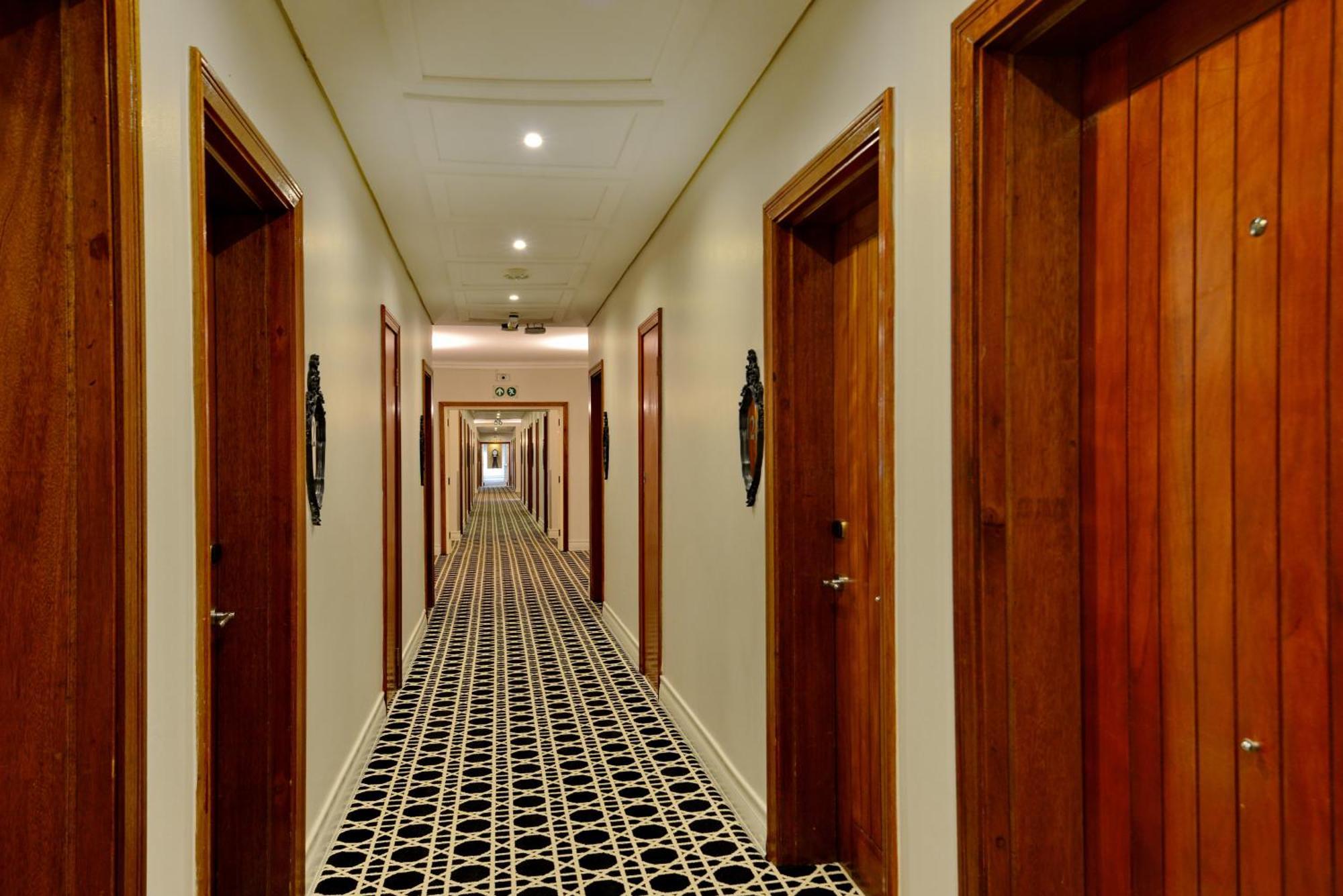 ANEW Hotel Hilton Eksteriør bilde