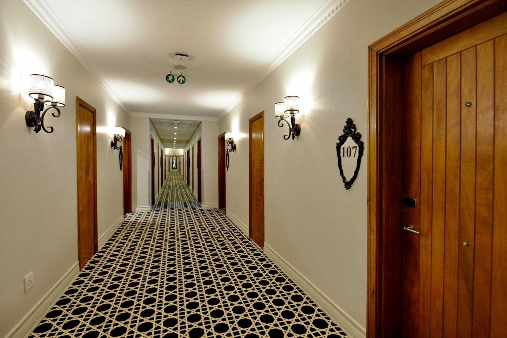 ANEW Hotel Hilton Eksteriør bilde